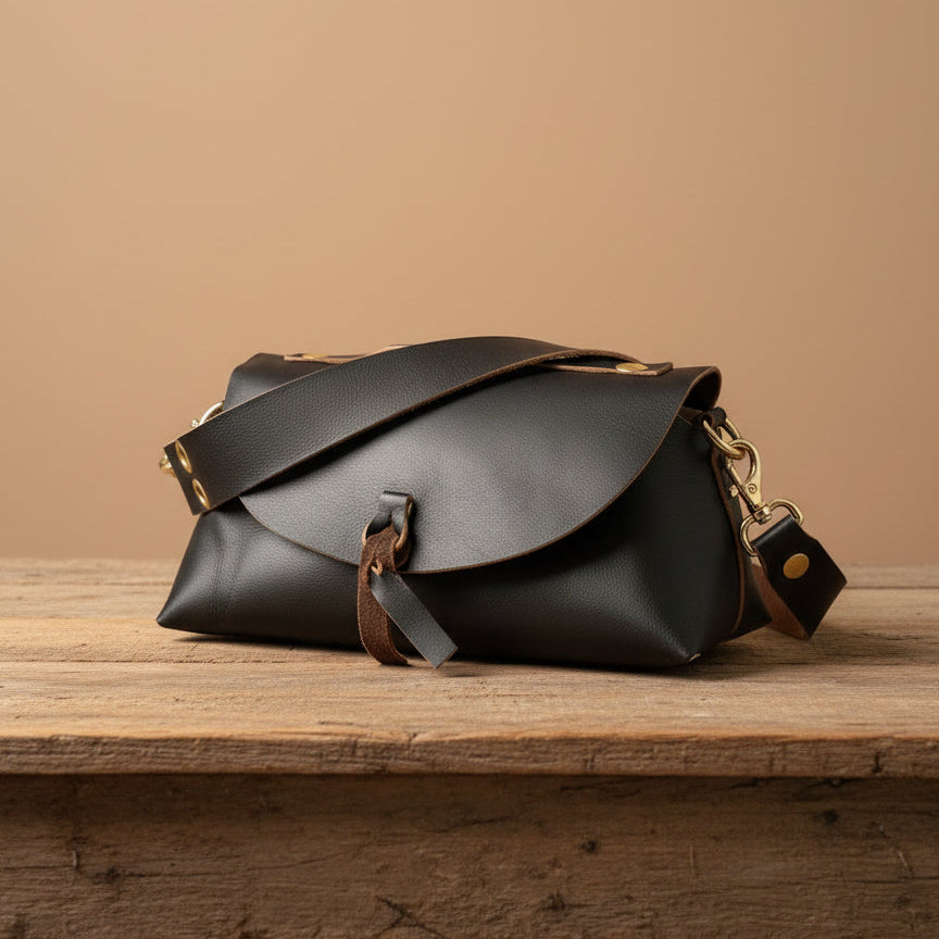 Mari Leather Purse