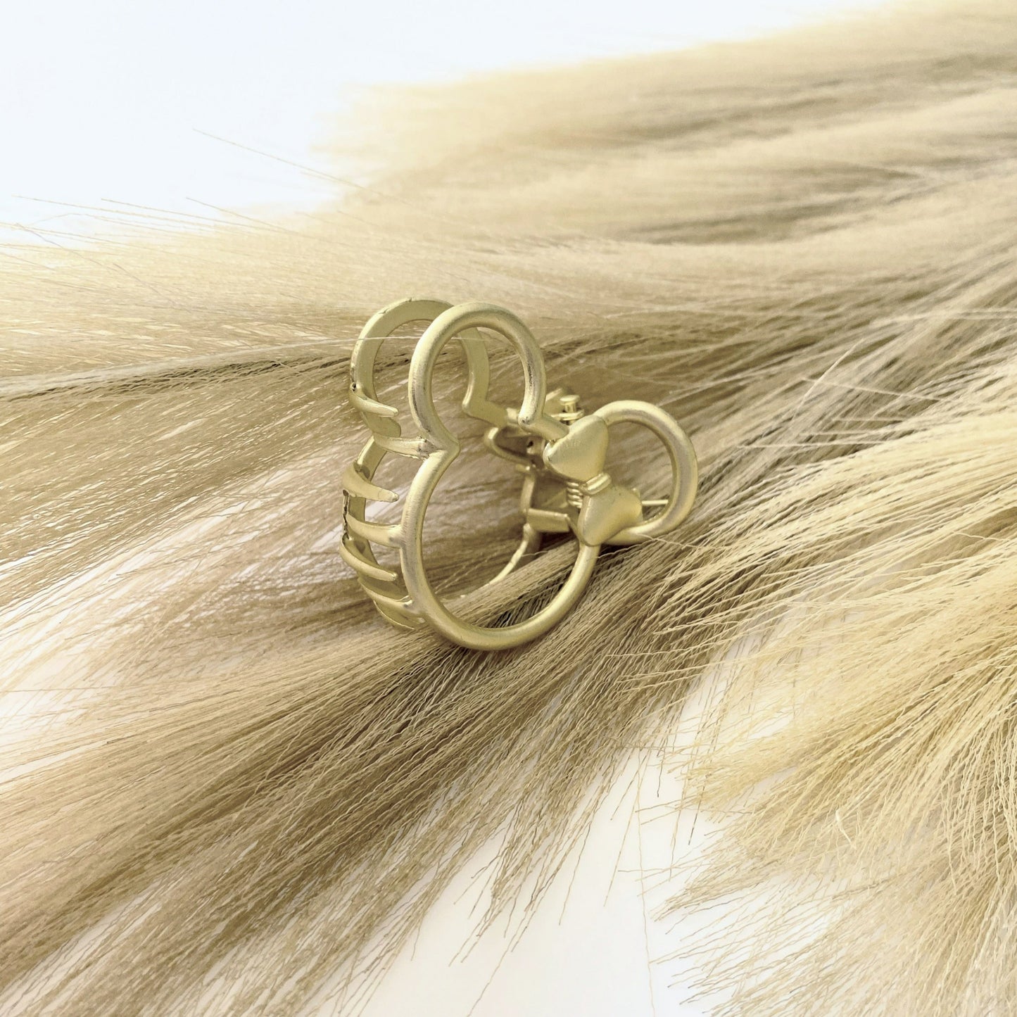 Minnie Gold Claw