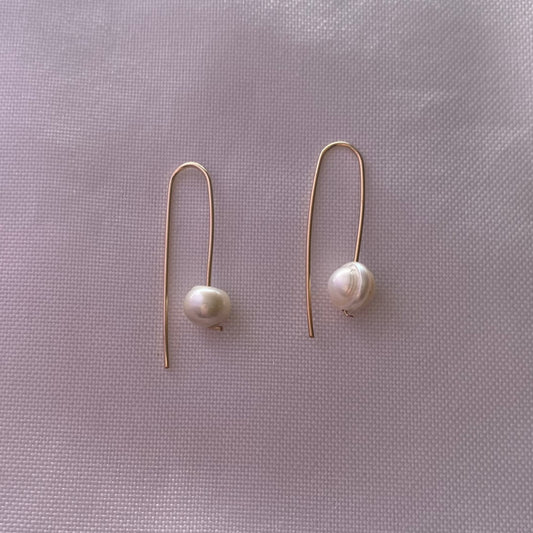 Arc Pearl Earrings