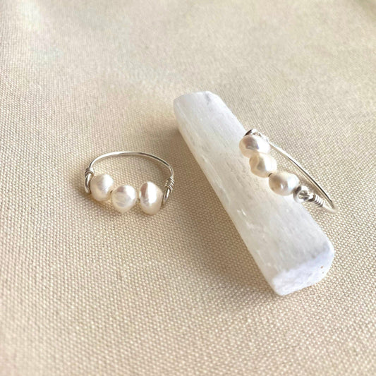 925 Sterling Silver Freshwater Pearl Wire Ring